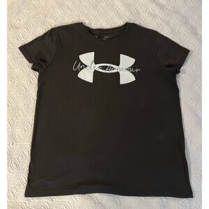 Under Armour T-shirt
Excellent condition 
Size large